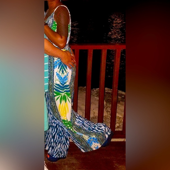 Colorful Jumpsuit with Tropical Print. Size Small - Picture 1 of 3